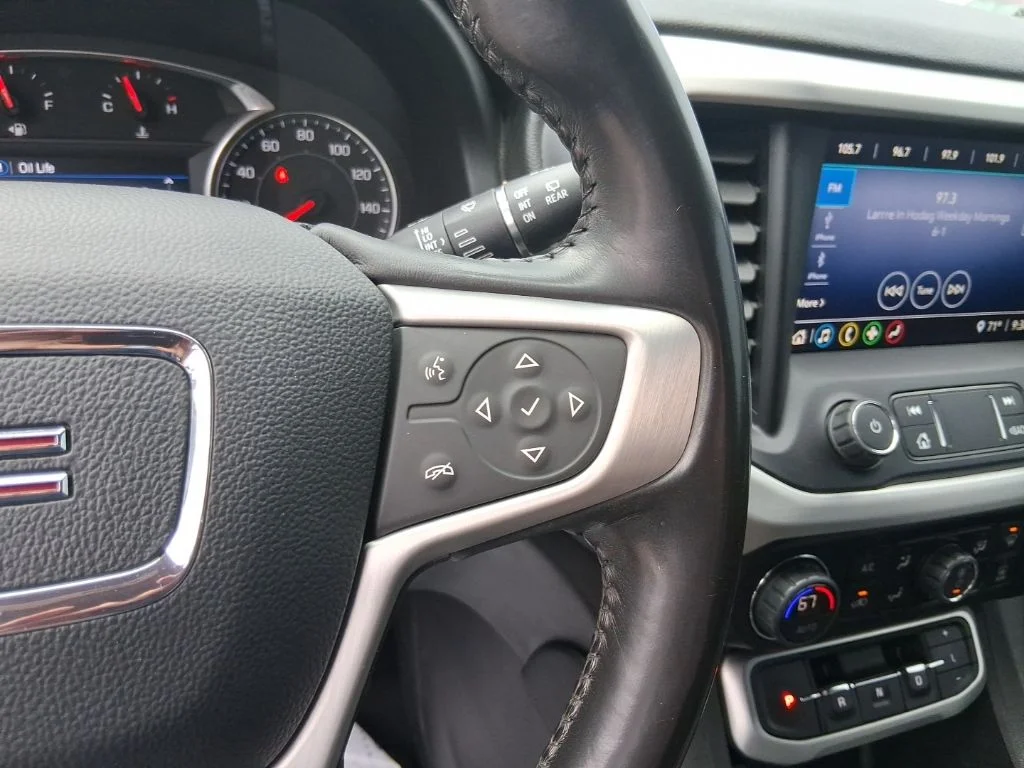 Used 2020 Ebony Twilight Metallic GMC SLE image 19