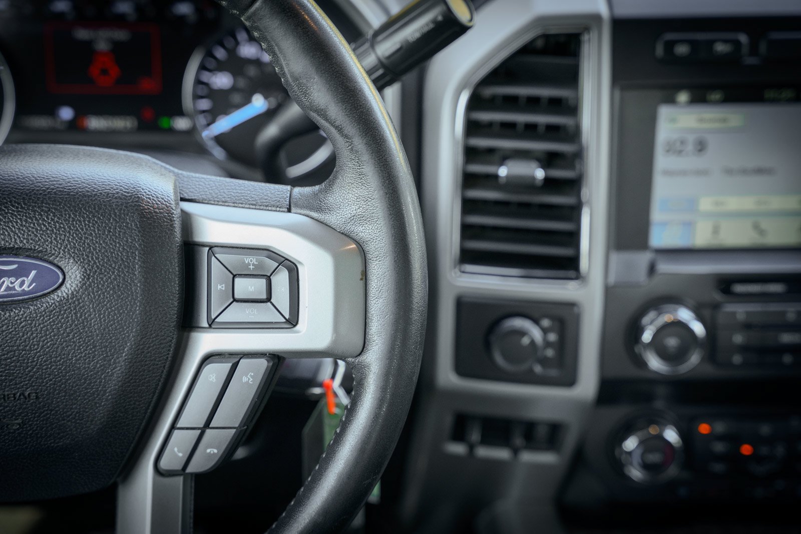Certified Used 2019 White Ford Lariat image 38