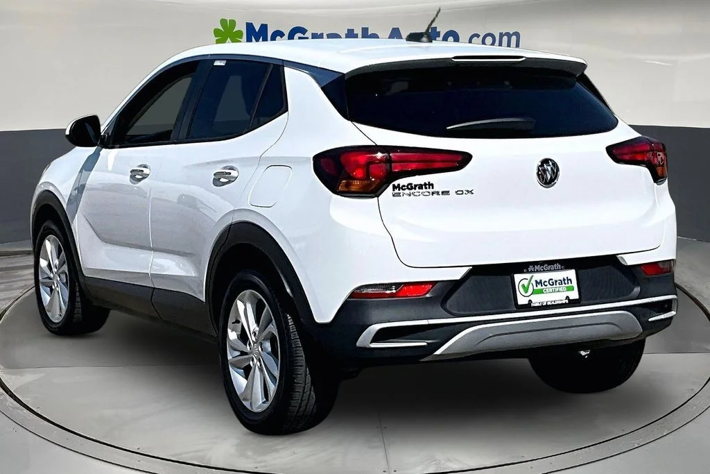 Used 2021 White Buick Preferred image 5