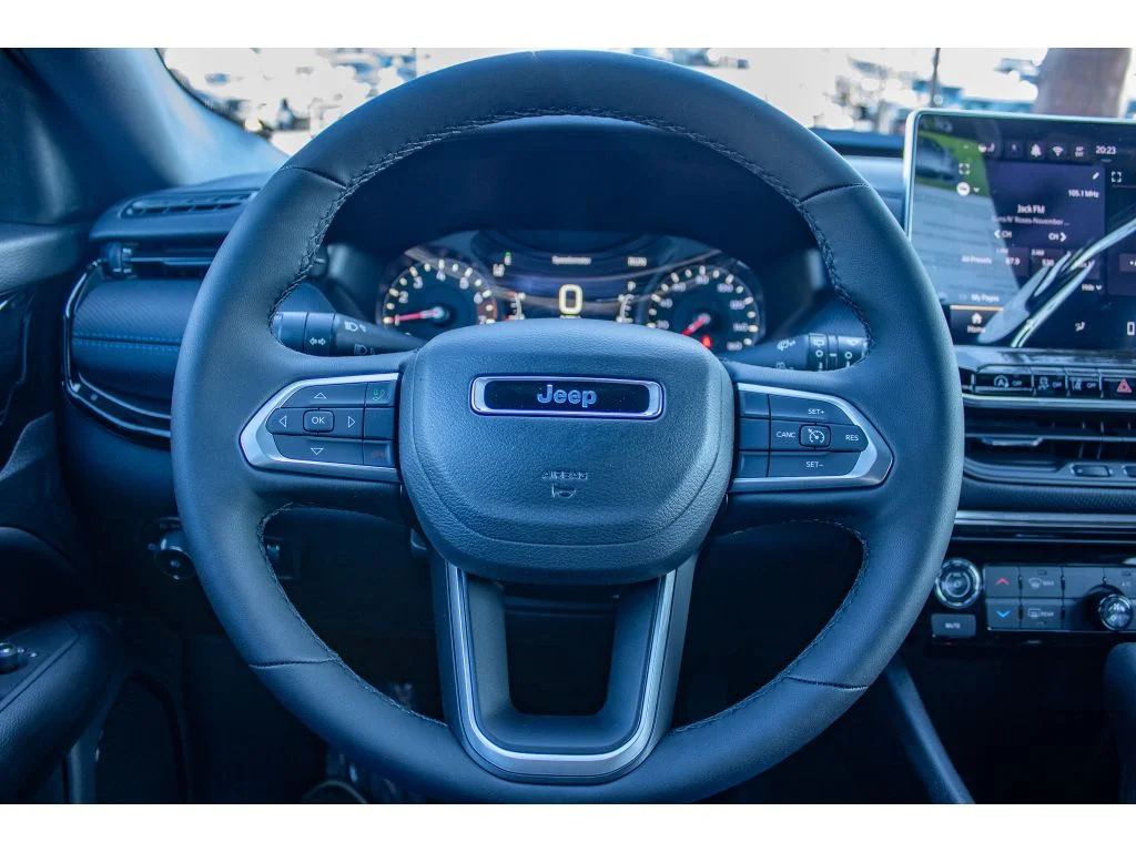 New 2026 Red Hot Pearlcoat Jeep Latitude Altitude image 19