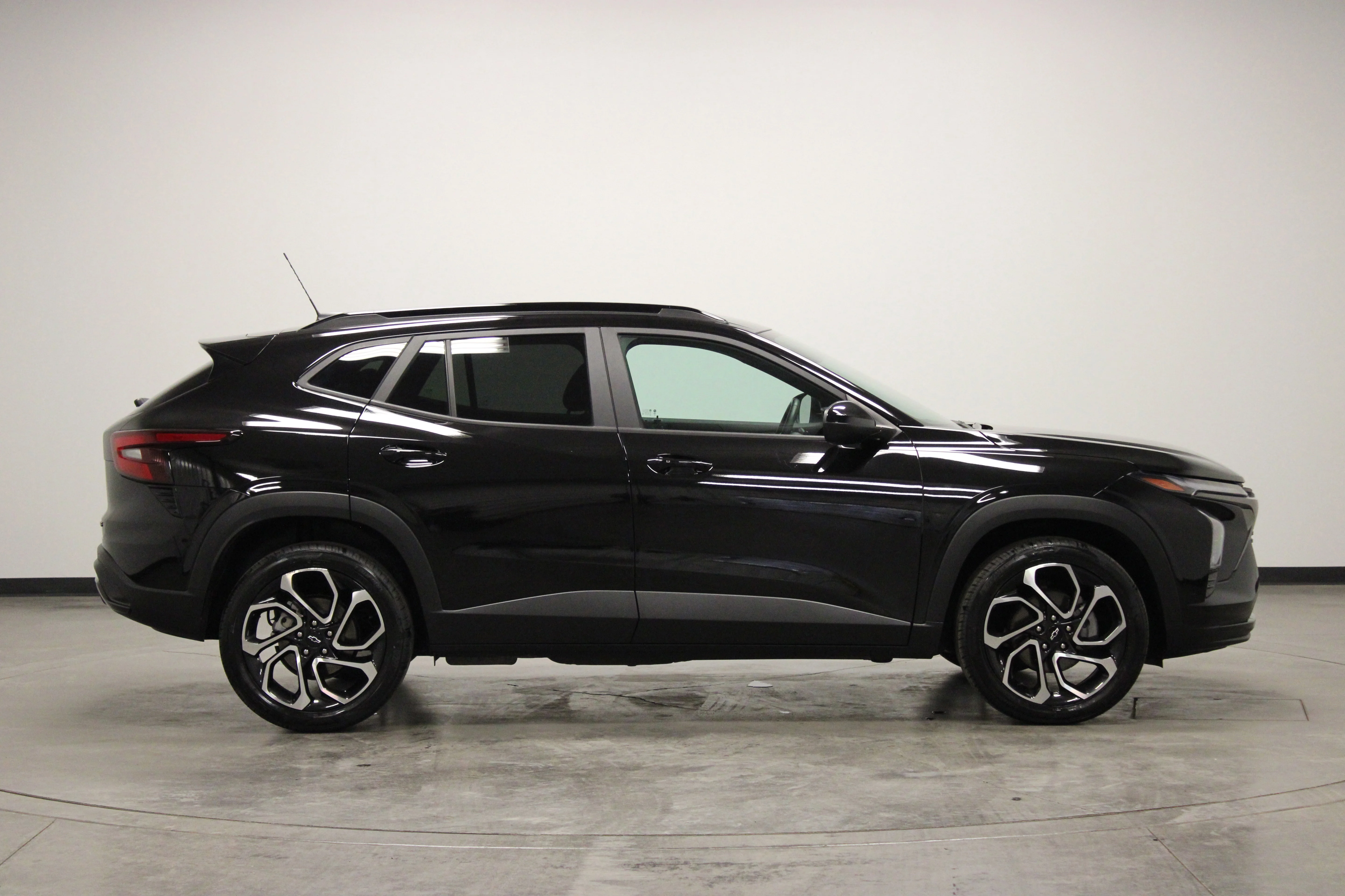 Used 2024 Mosaic Black Metallic Chevrolet 2RS image 9