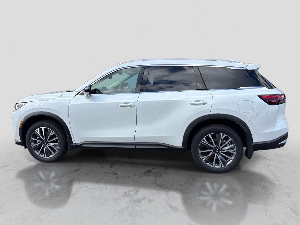 New 2027 White INFINITI LUXE image 2