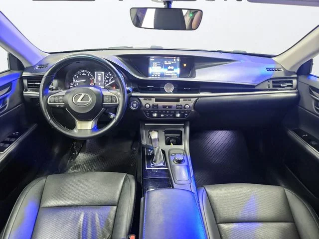 Used 2016 Black Lexus 350 image 18