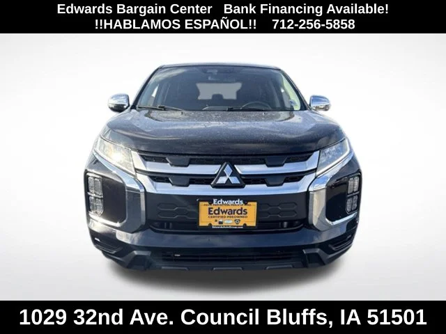 Used 2022  Mitsubishi 2.0 SE image 2