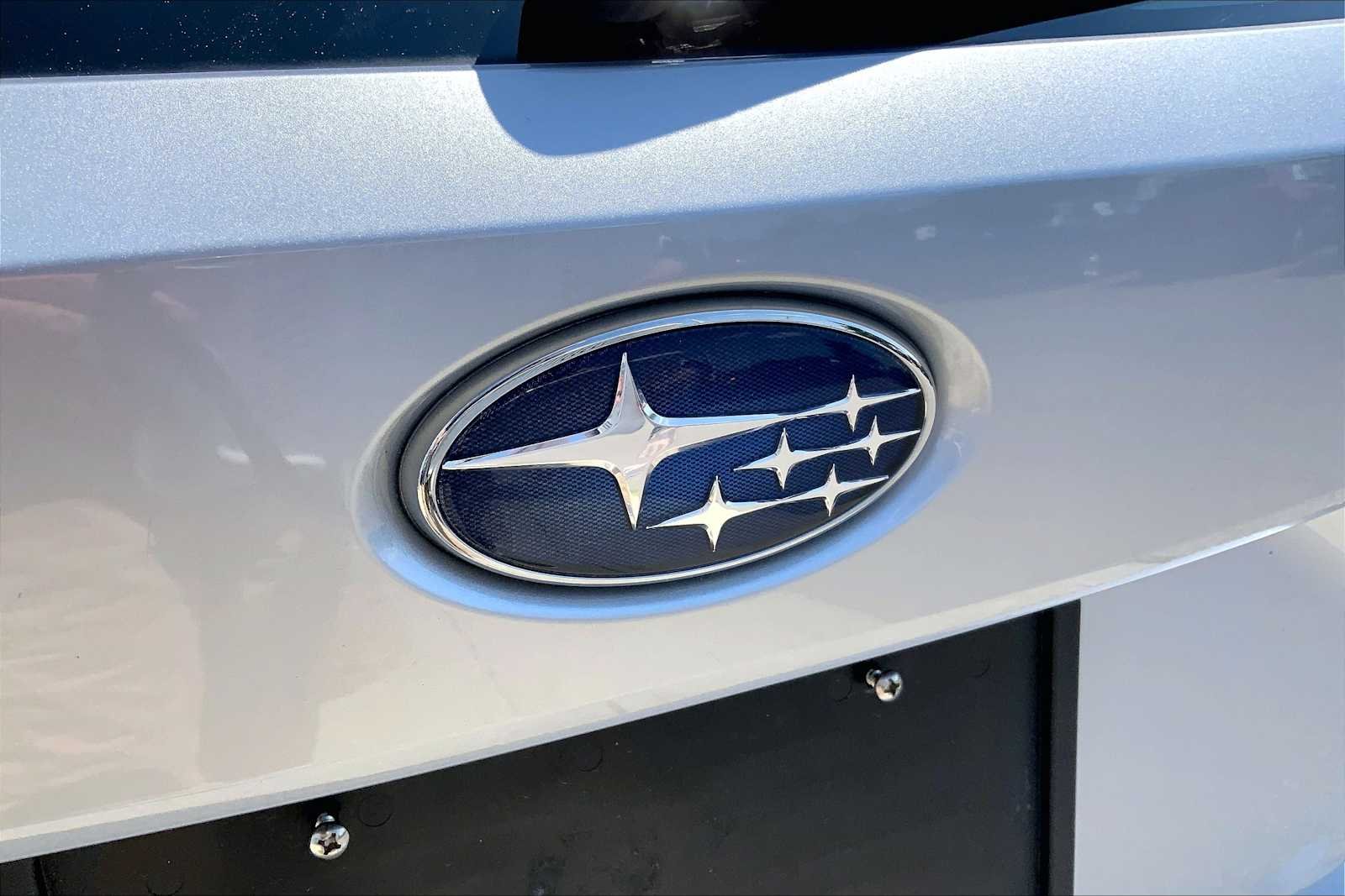 Certified Used 2024 Ice Silver Metallic Subaru  image 32