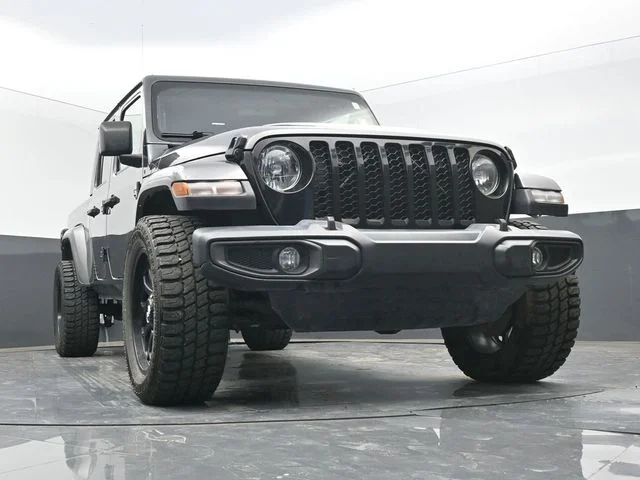 Used 2022 Gray Jeep Sport image 45
