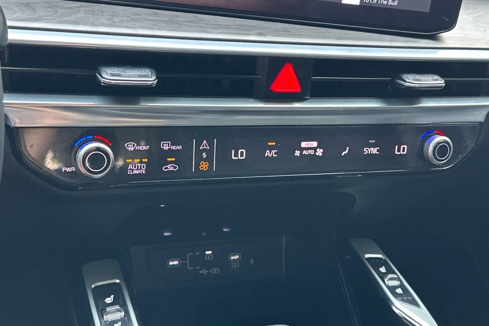 Used 2024 White Kia X-Line SX image 21