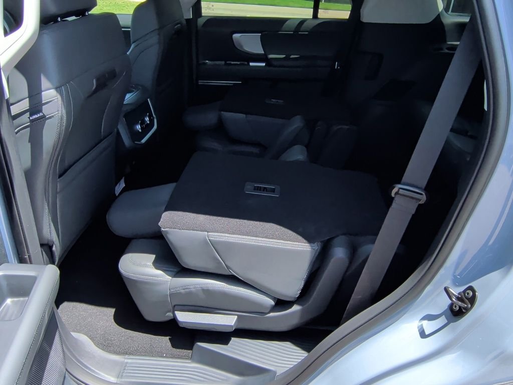 New 2027 Glacier Gray Metallic Tri-Coat Ford Active image 37