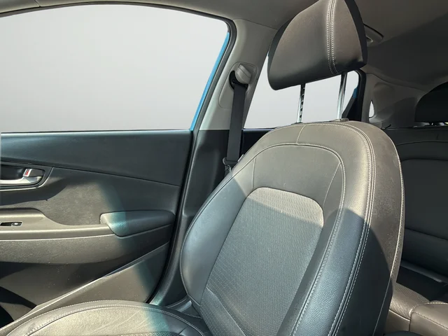 Used 2019 Blue Hyundai Ultimate image 35