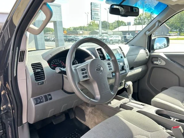 2015 Nissan Frontier SV - Photo 24