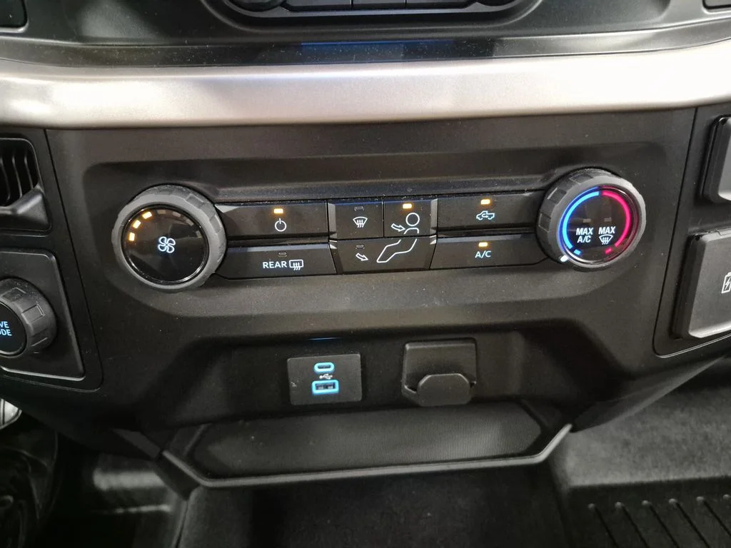 Certified Used 2023 Oxford White Ford XLT image 32