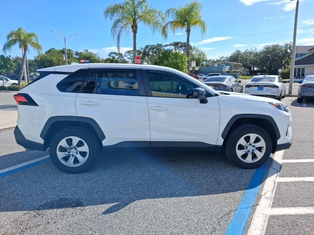 Used 2022 White Toyota LE image 4