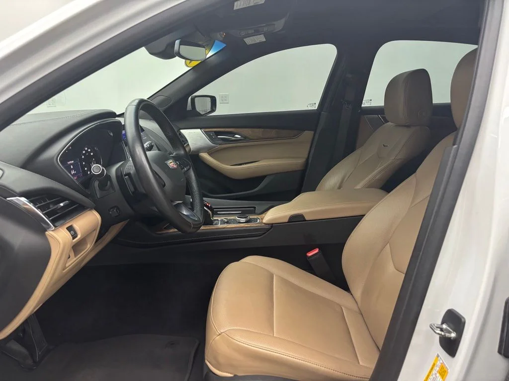 Used 2022 White Cadillac Premium Luxury image 22