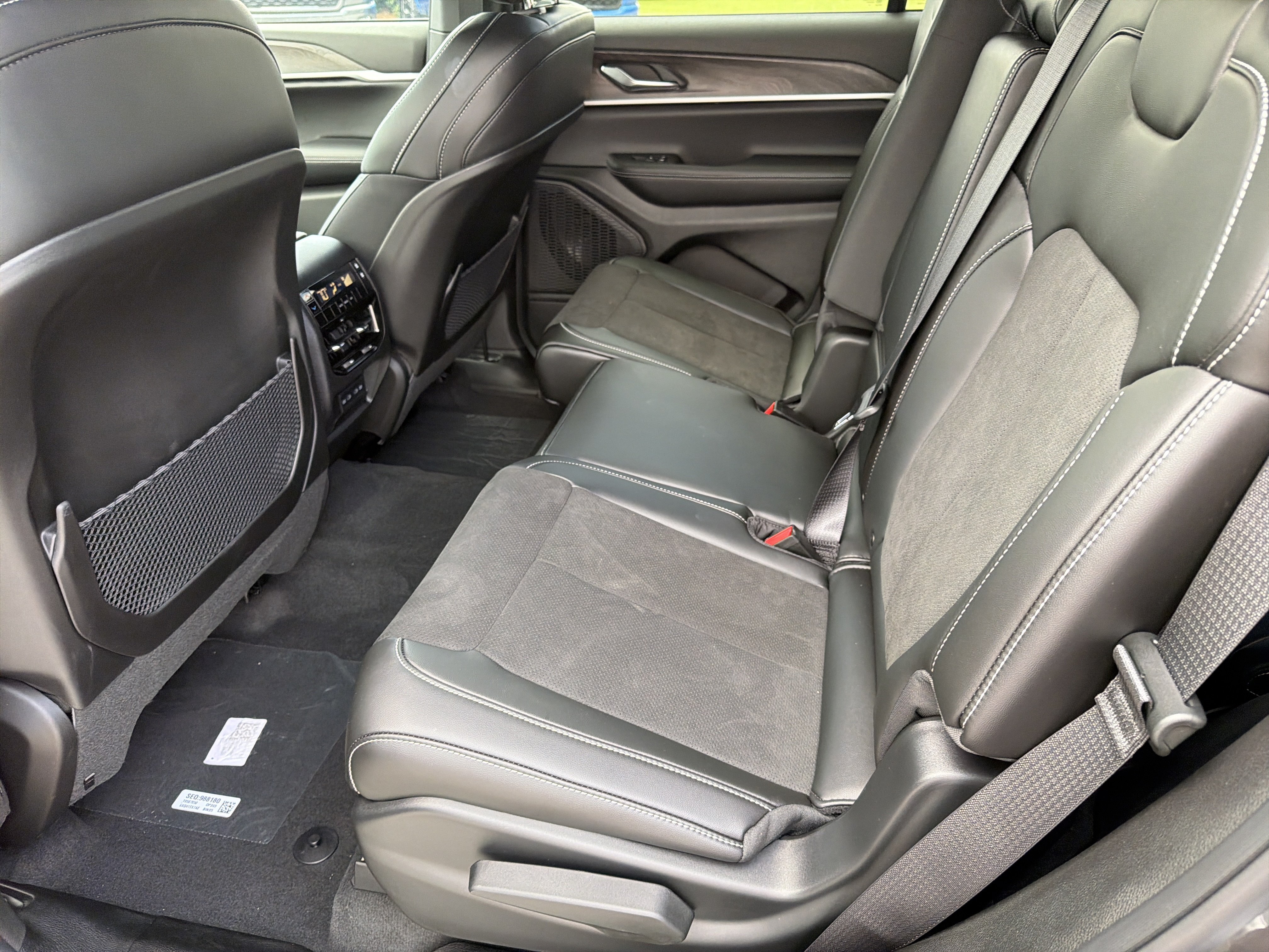 New 2026 Baltic Gray Metallic Clear-Coat Exterior Paint Jeep Laredo Altitude image 20