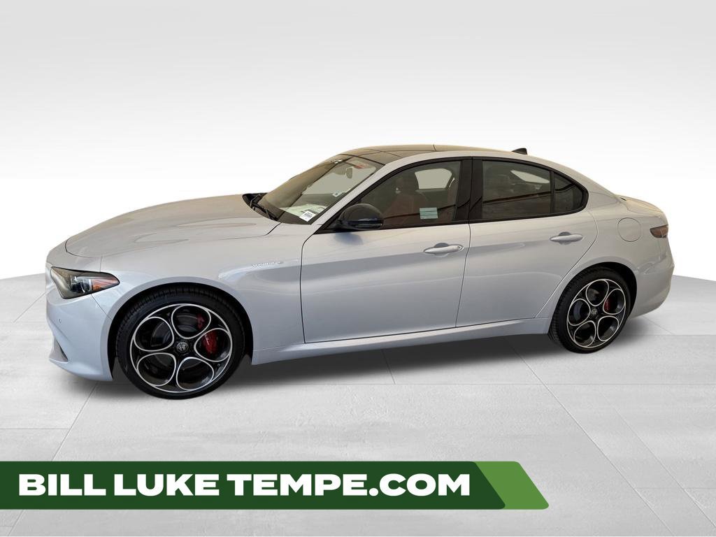 New 2026 Moonlight Gray Metallic Exterior Paint Alfa Romeo Base image 1