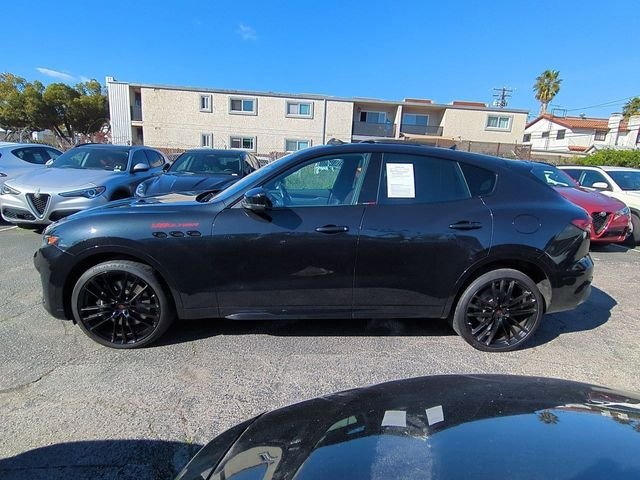 Used 2024 Nero Assoluto Metallic Maserati Trofeo image 4