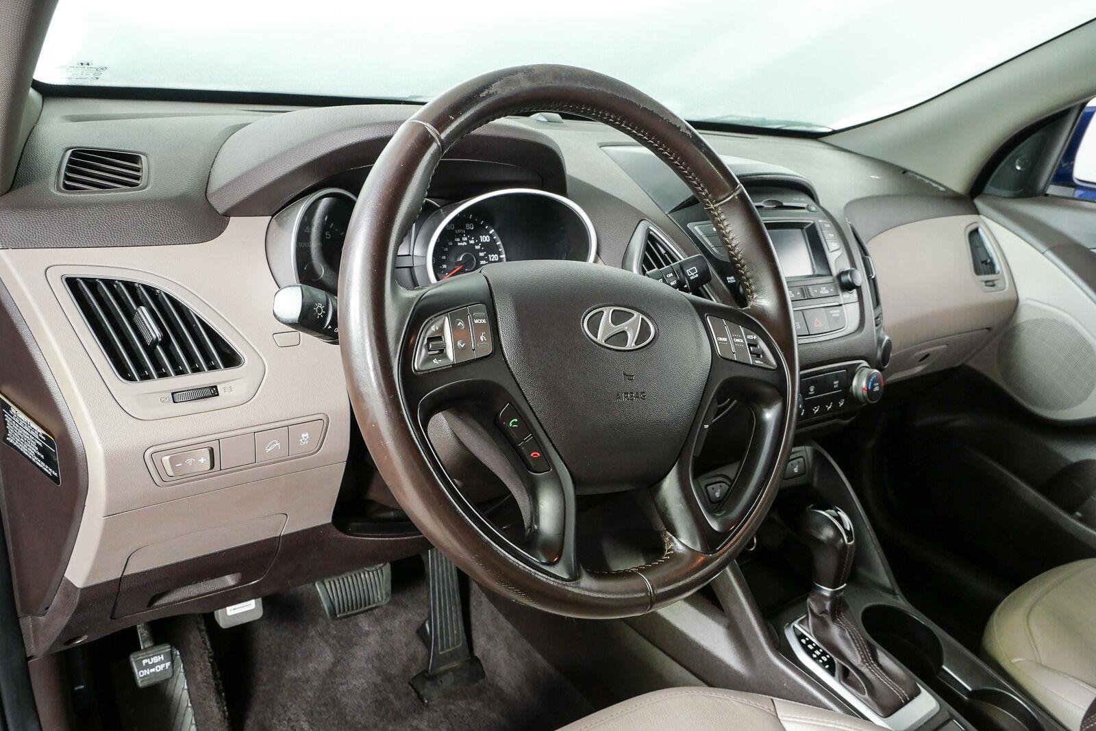 Used 2014 Laguna Blue Metallic Hyundai SE image 4