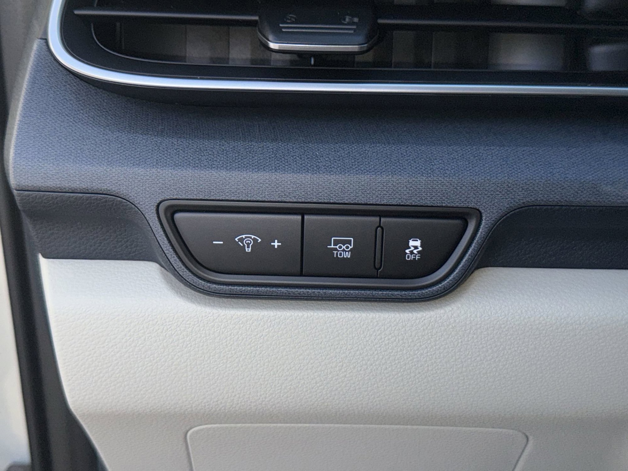 New 2026 Ivory Silver Kia EX image 26