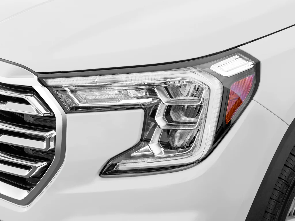 Used 2023 White GMC AT4 image 15