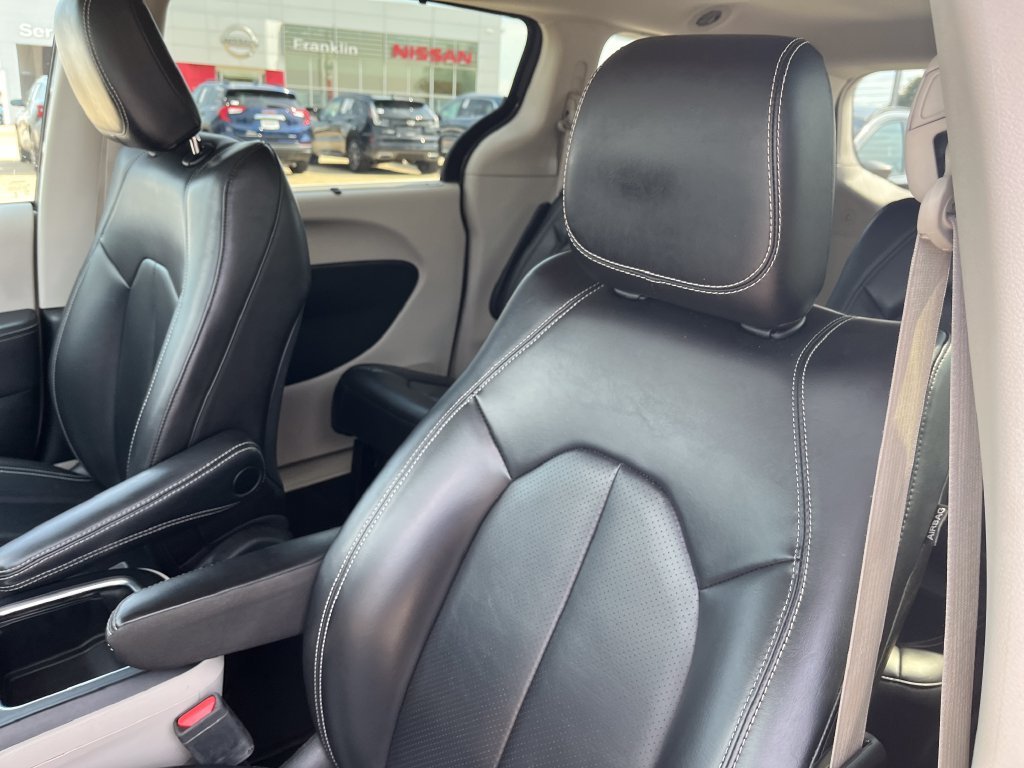 Used 2023 White Chrysler Touring L image 12