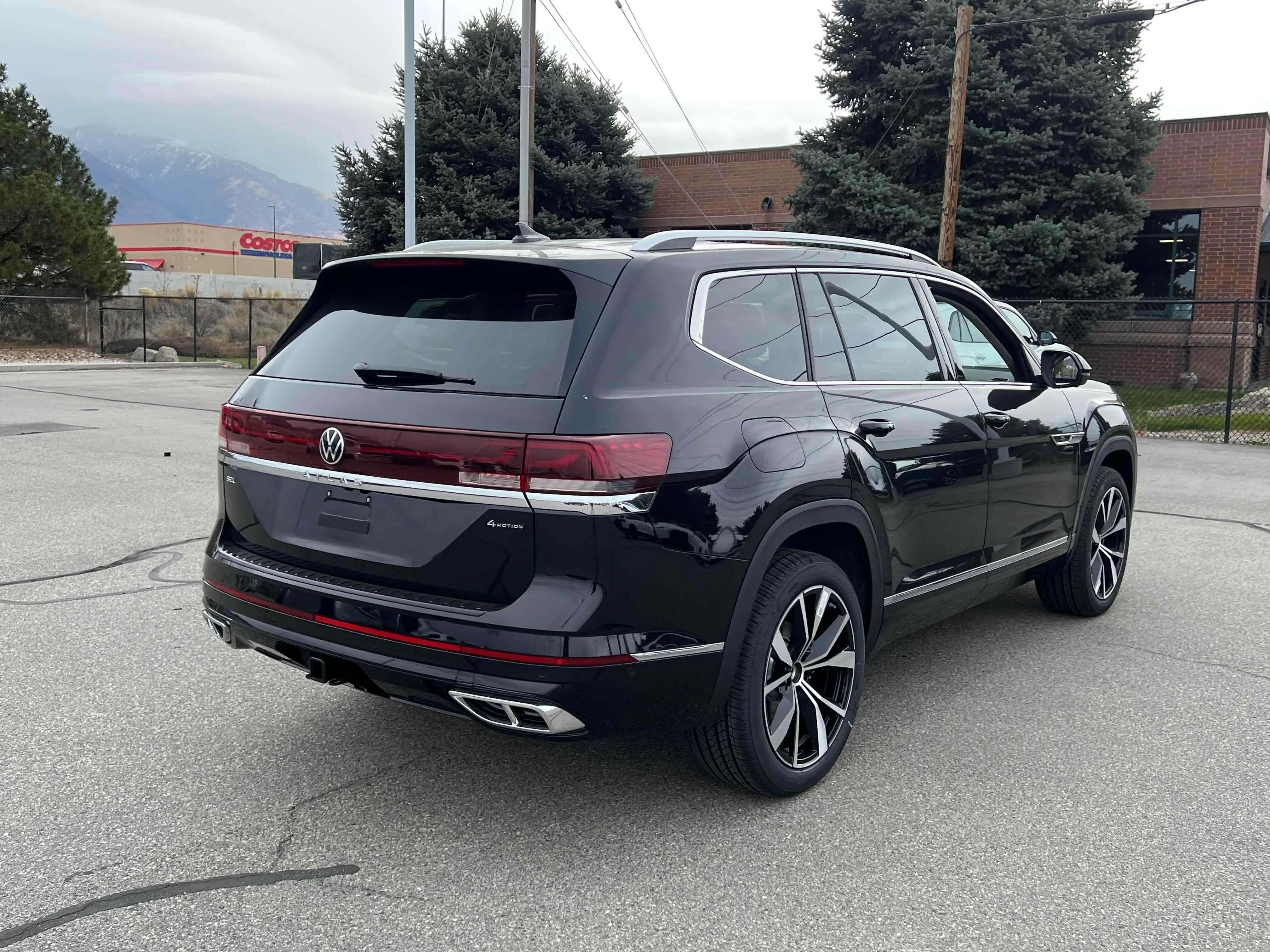 New 2026 Deep Black Volkswagen 2.0T SEL Premium R-Line image 13