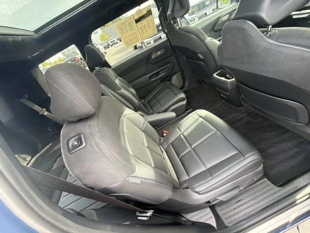 Used 2027 Black Kia SX-Prestige image 30