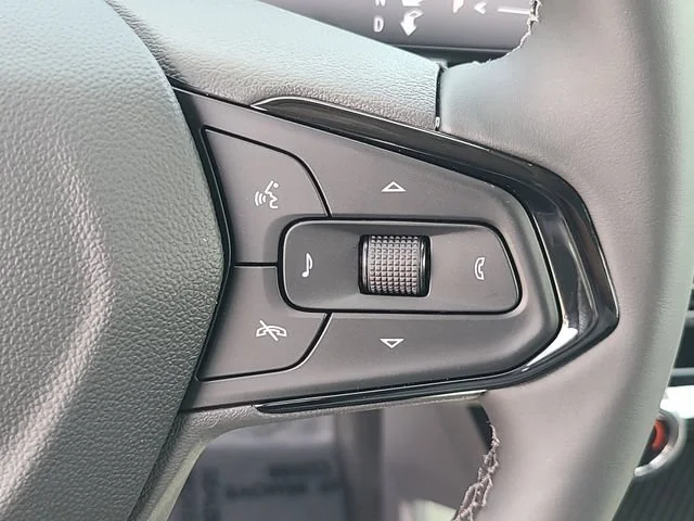 New 2027 Mosaic Black Metallic Chevrolet LT image 23