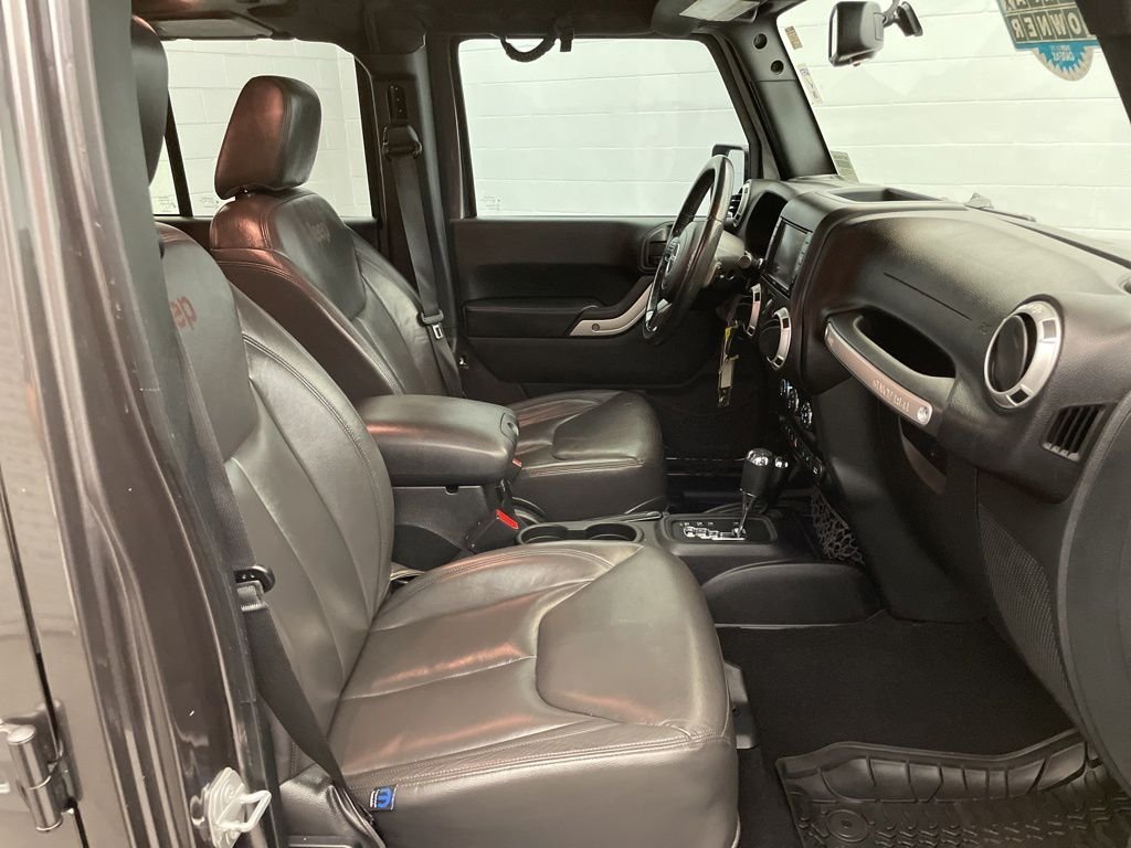 Used 2016 Gray Jeep Unlimited Rubicon image 23