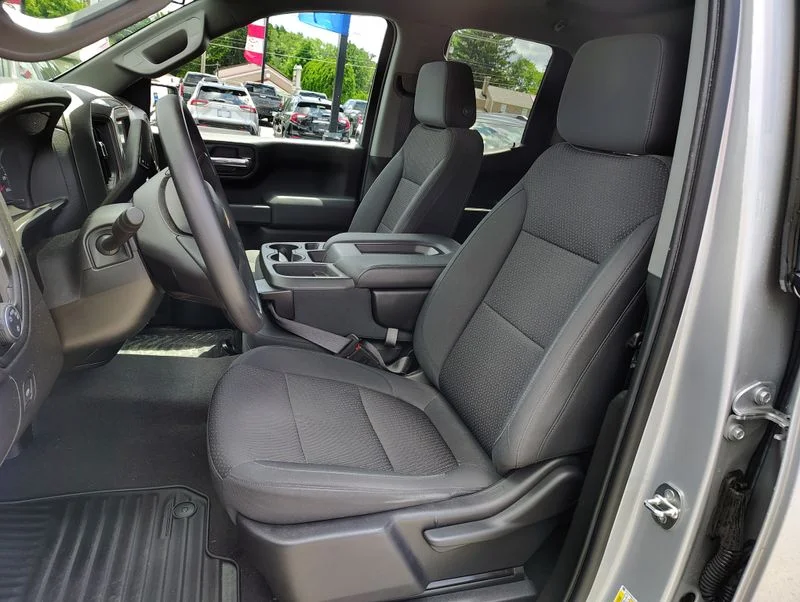 Used 2020 Silver Chevrolet Custom image 9