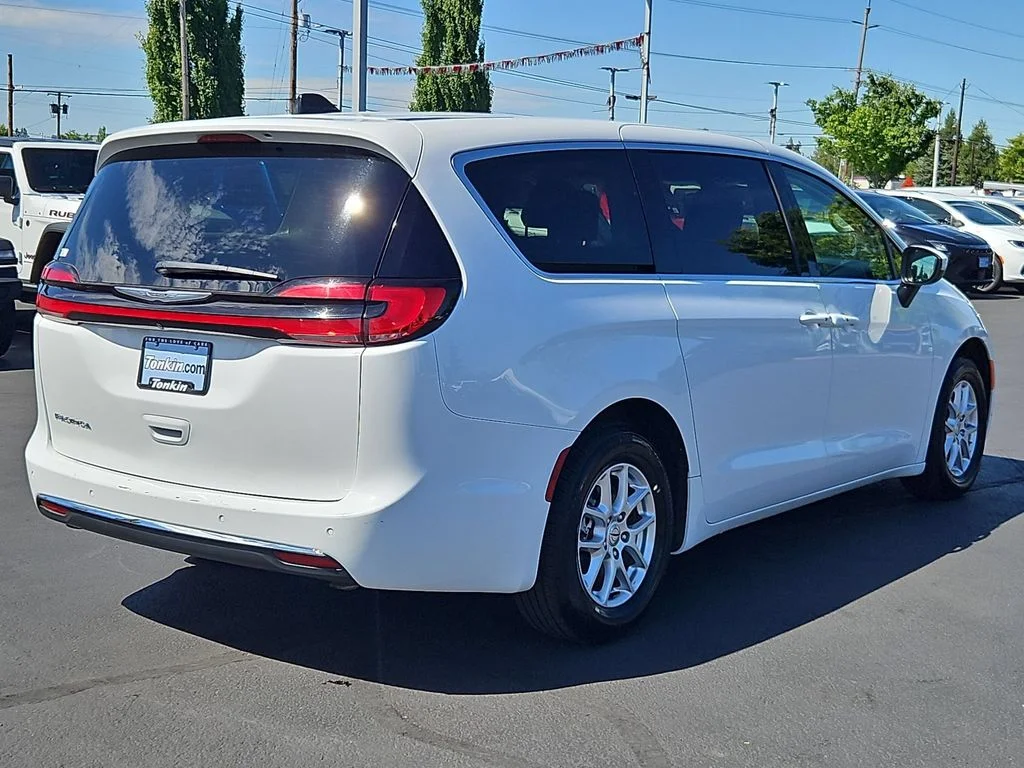 Used 2023 Bright White Clearcoat Chrysler Touring L image 6