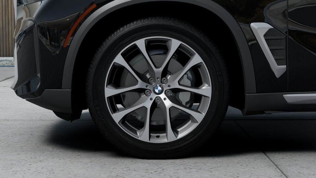 New 2026 Black Sapphire Metallic BMW xDrive40i image 30