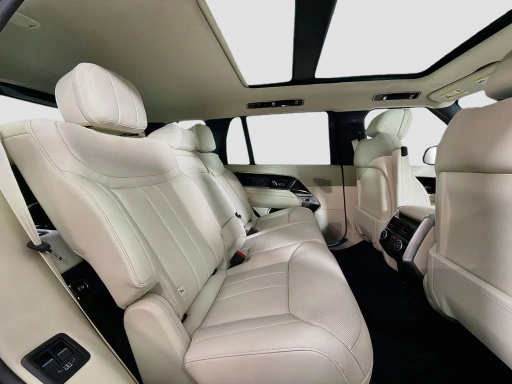 New 2026 Santorini Black Land Rover SE LWB 7-Seats / V8 image 29