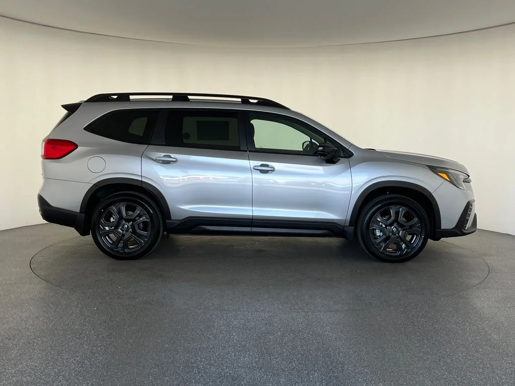 New 2026 ICE SILVER METALLIC Subaru Onyx Edition Touring 7-Passenger image 2