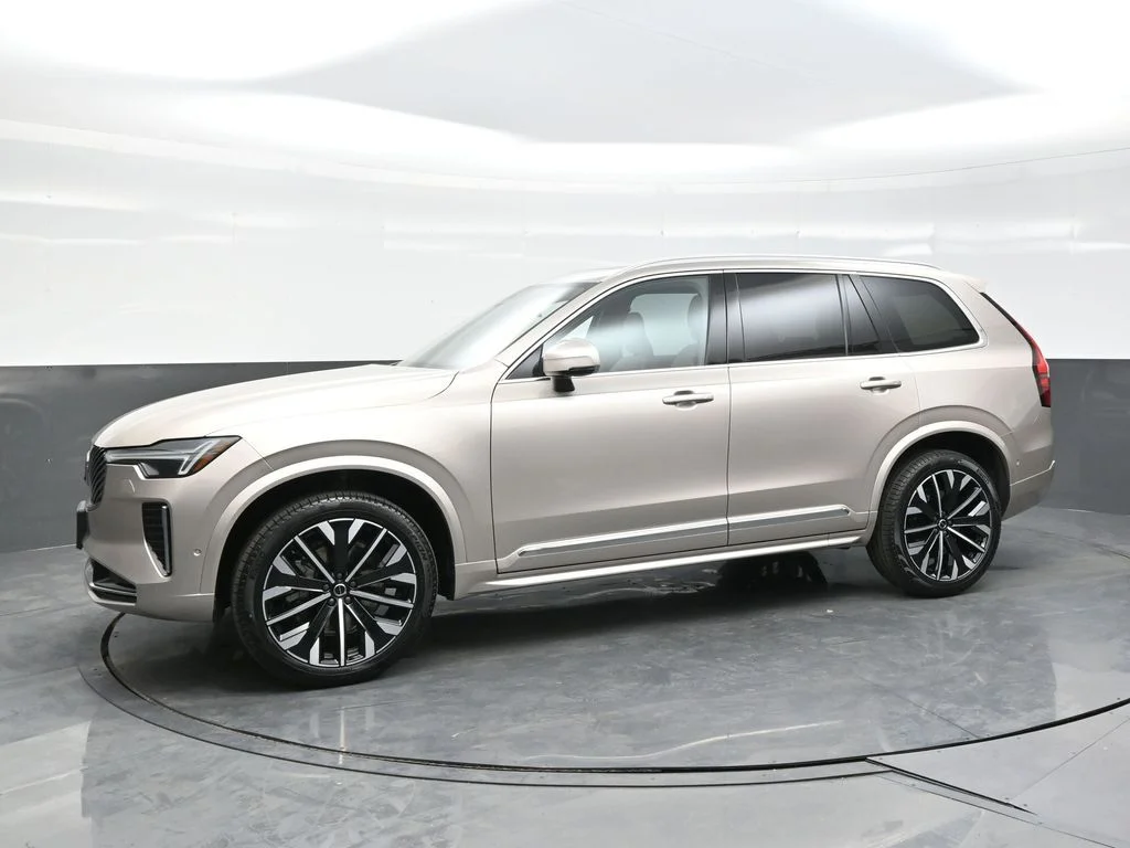 Used 2026 Bright Dusk Volvo Plus image 3