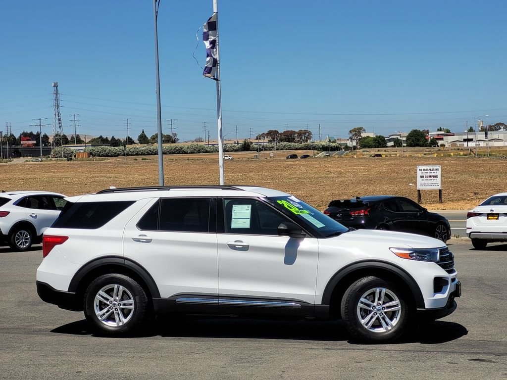 Certified Used 2020 Oxford White Ford XLT image 3