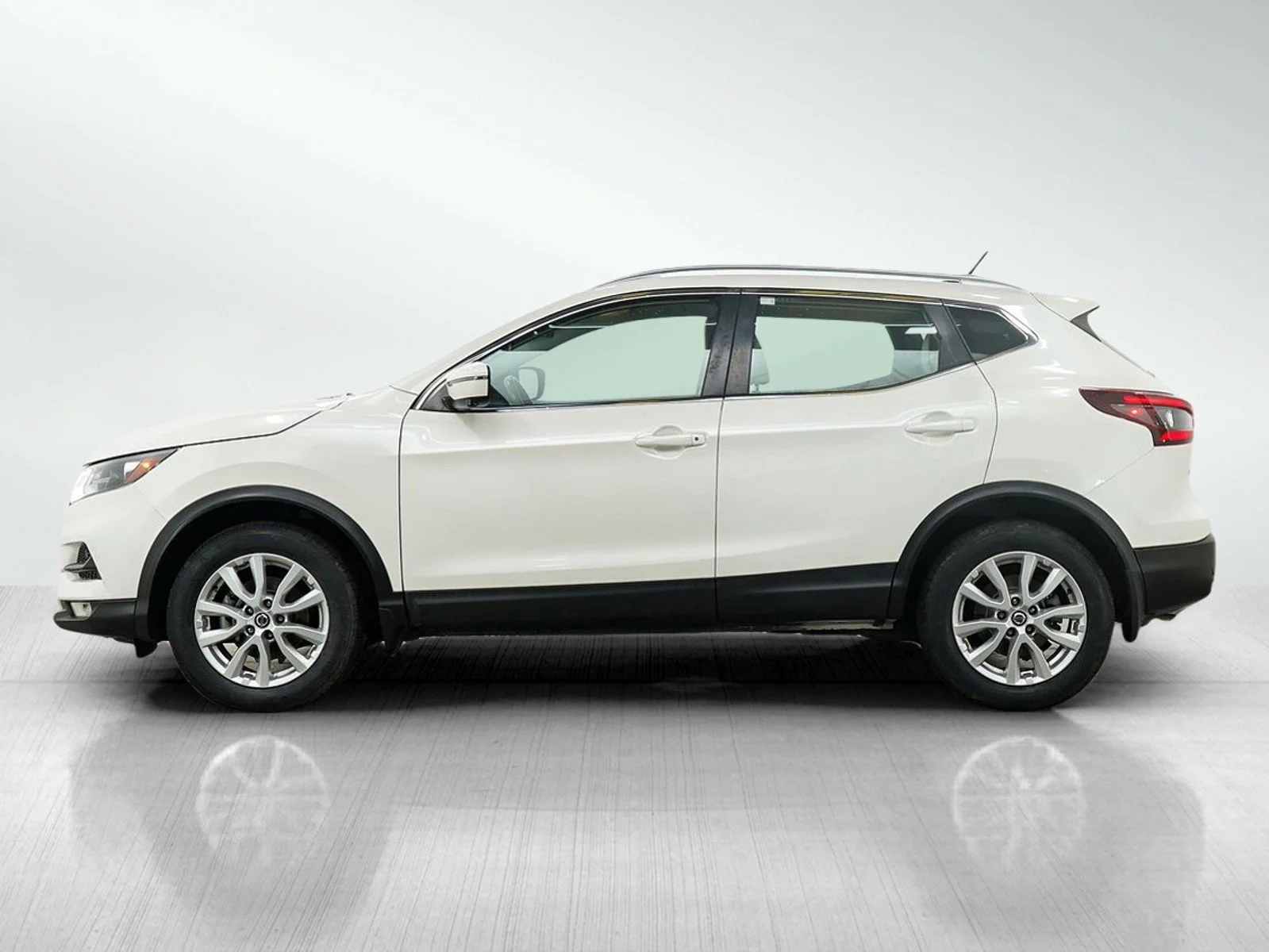 Used 2020 Nissan Rogue Sport SV with VIN JN1BJ1CWXLW640796 for sale in Burnsville, Minnesota