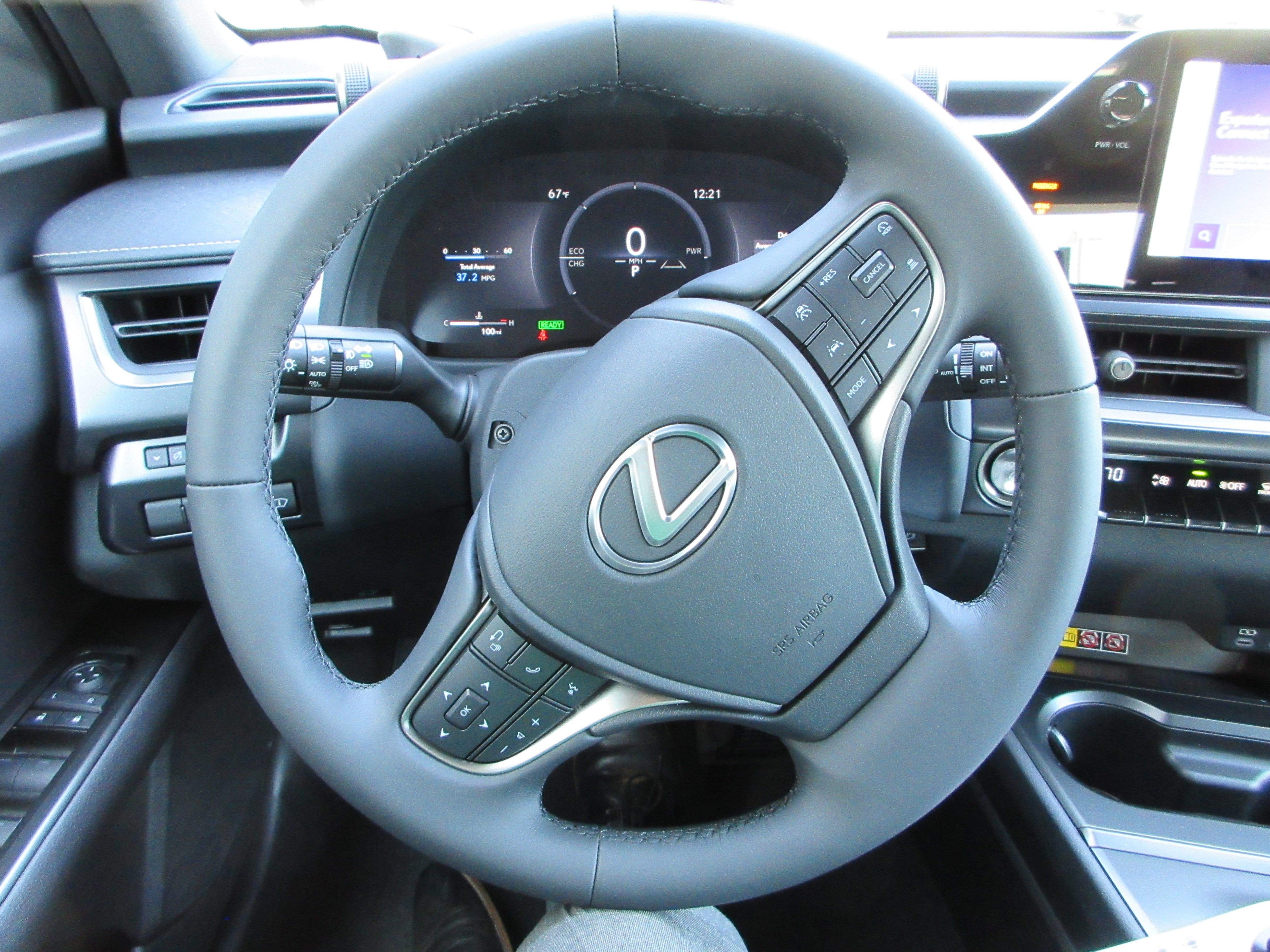 New 2026 Ultra White with Obsidian roof Lexus F SPORT DESIGN AWD image 32