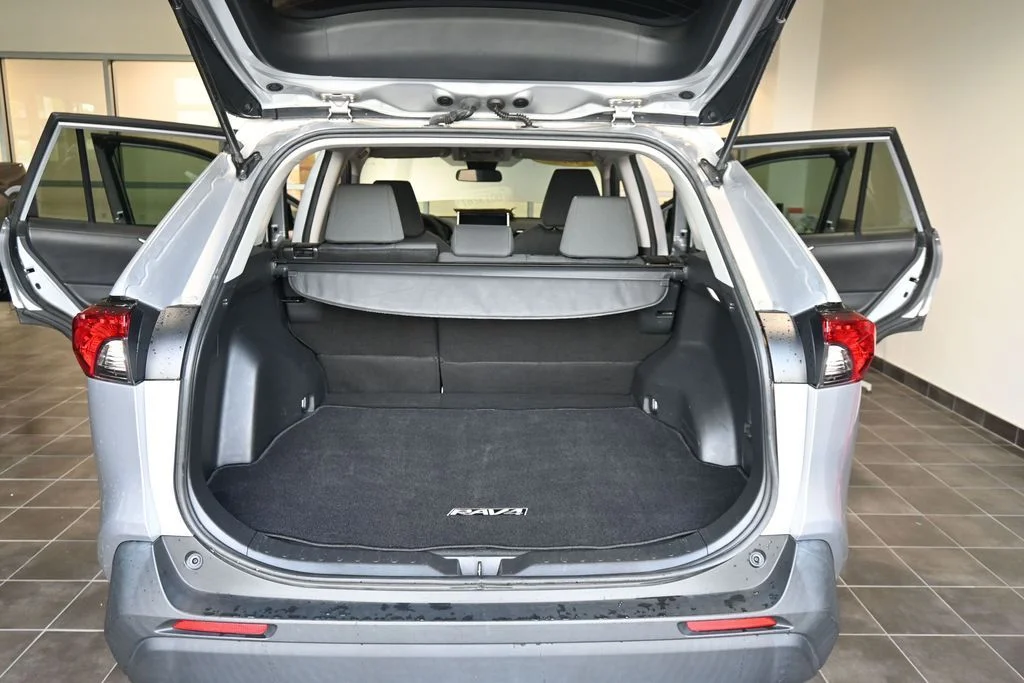 Used 2023 Silver Toyota XLE image 17