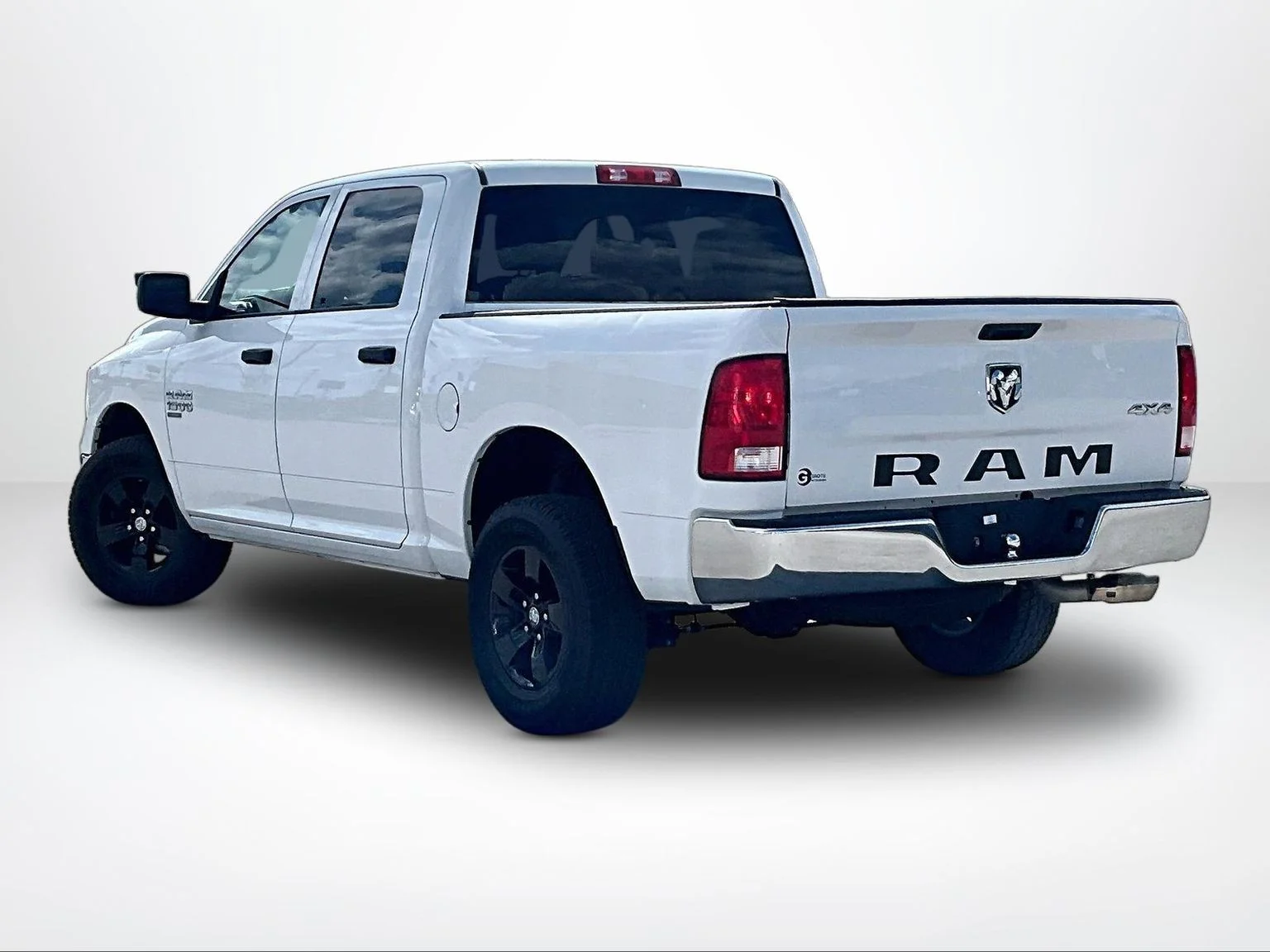 Used 2022 White Ram SLT image 14