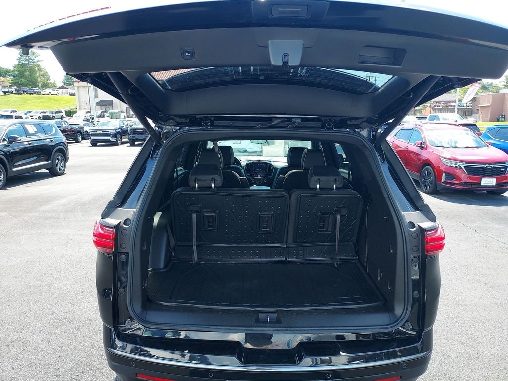 Used 2022 Black Chevrolet Premier image 31