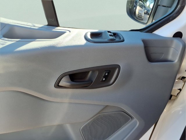 Used 2016  Ford XL image 11