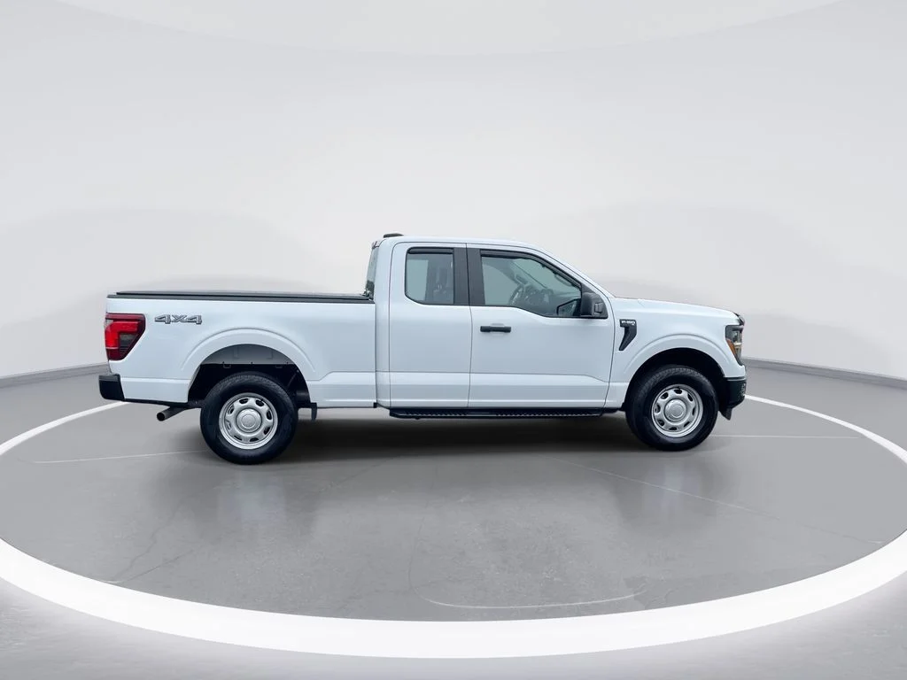 Used 2024 White Ford XL image 9