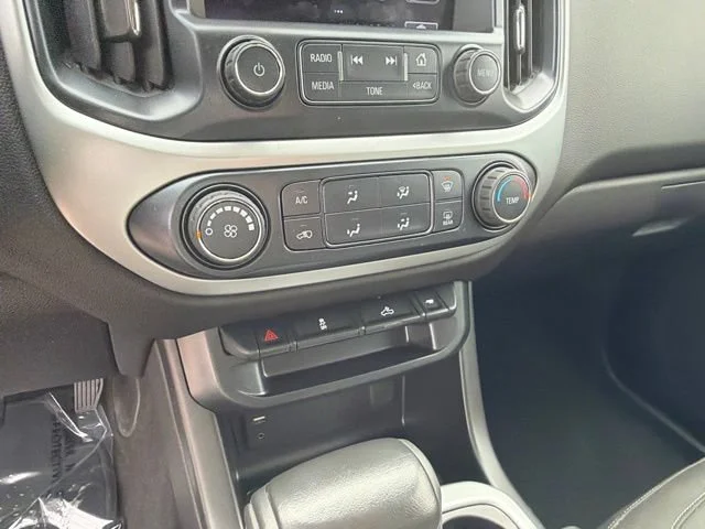 Used 2018 Deepwood Green Metallic Chevrolet 4WD LT image 27