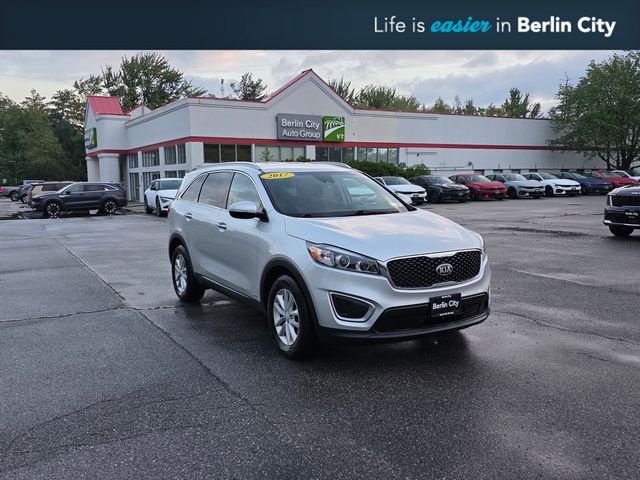 Used 2017 Sparkling Silver Kia LX image 1
