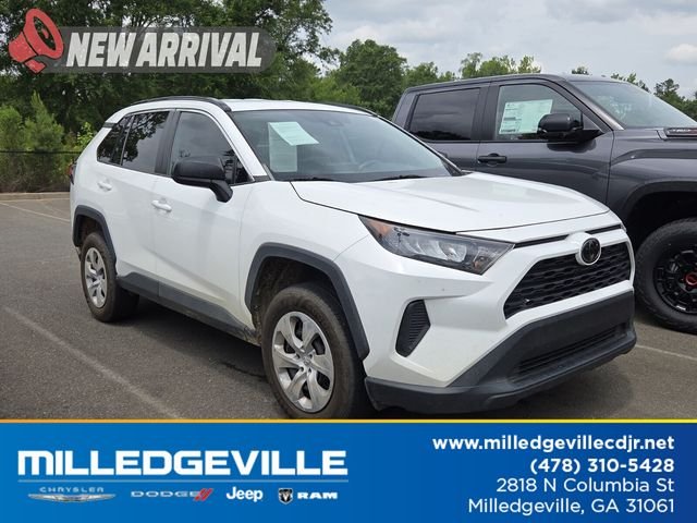 2021 Toyota RAV4 LE FWD's photo