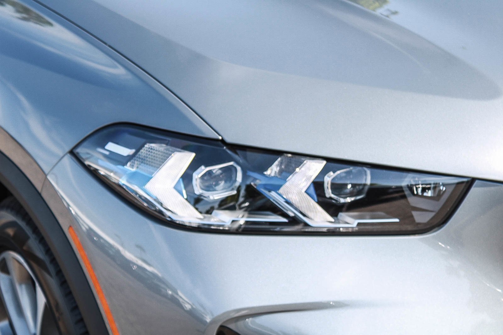 New 2026 Skyscraper Grey Metallic BMW xDrive50e image 8
