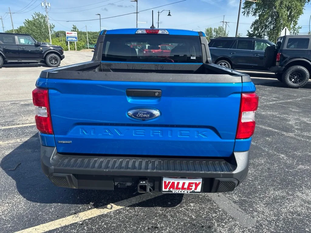 Used 2022 Blue Ford XLT image 4