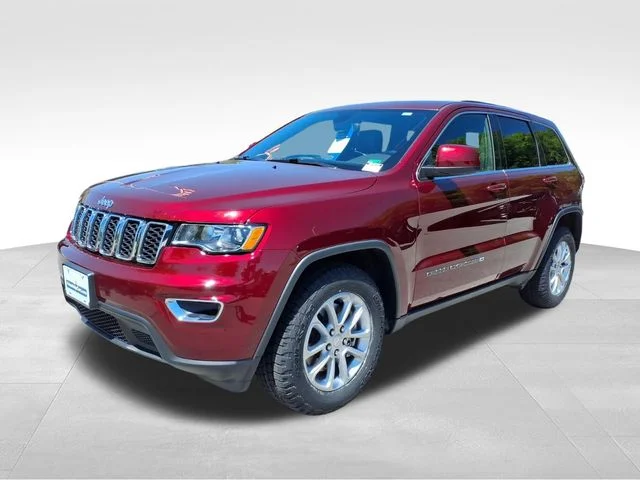 Used 2022 Red Jeep Laredo X image 2