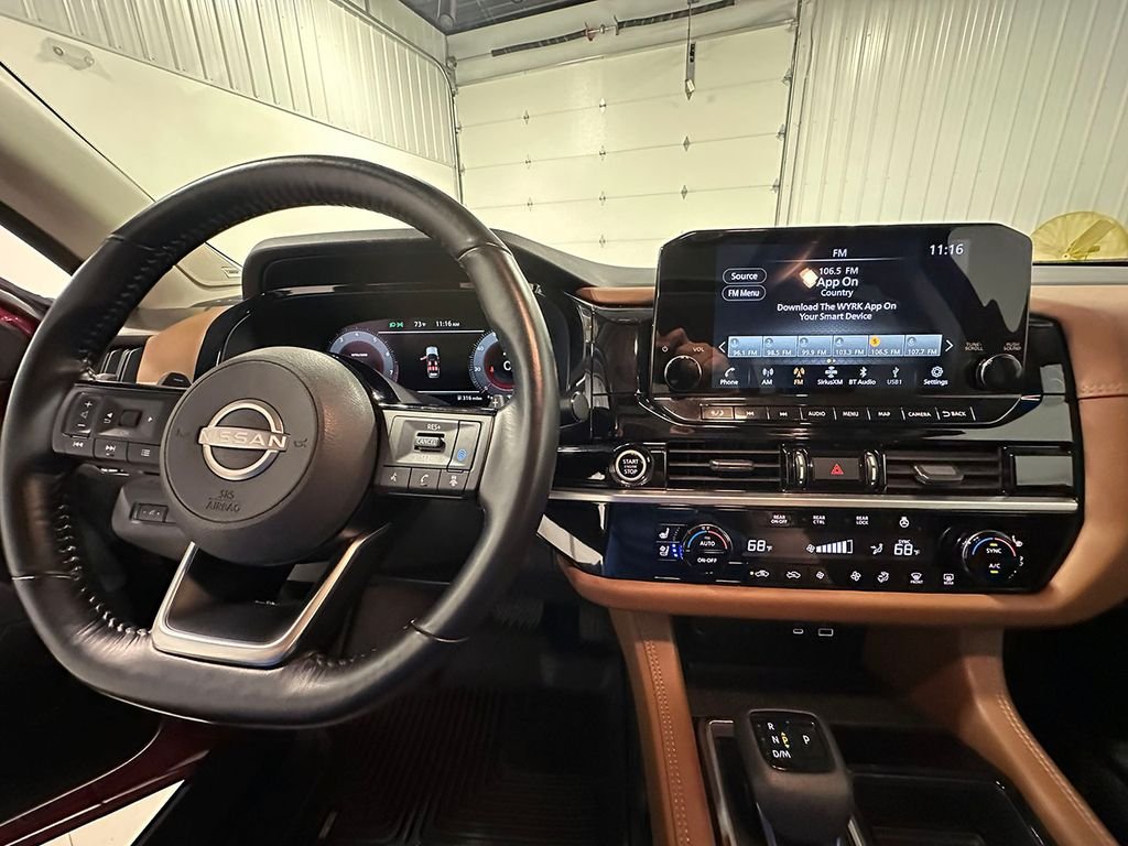 Used 2022 Red Nissan Platinum image 39