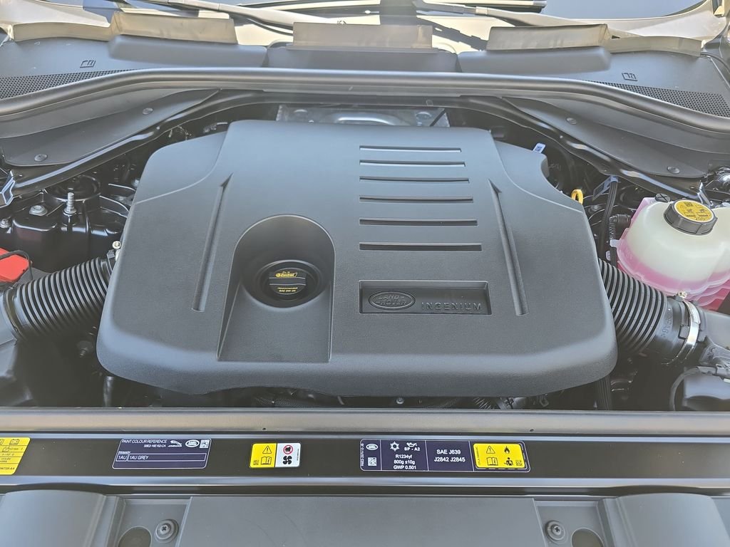 New 2026 Carpathian Grey Land Rover Dynamic SE image 32